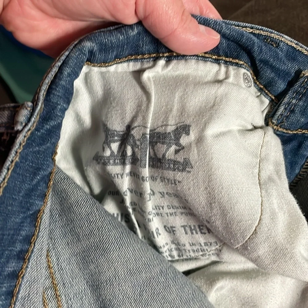 size 30x30 Levi’s Strauss bootcut medium wash jeans